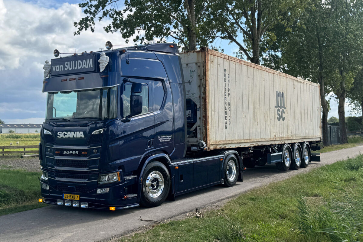 Van Suijdam; SCANIA R HIGHLINE CR20H 4X2 | WSI Models