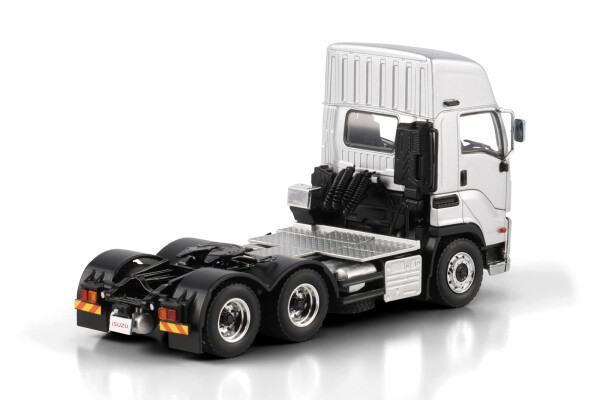 Isuzu; GIGA FULL-CAB HIGHROOF SILVER | WSI Models
