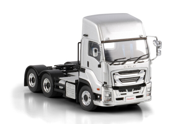 Isuzu; GIGA FULL-CAB HIGHROOF SILVER | WSI Models