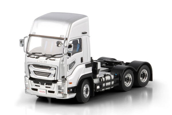 Isuzu; GIGA FULL-CAB HIGHROOF SILVER | WSI Models