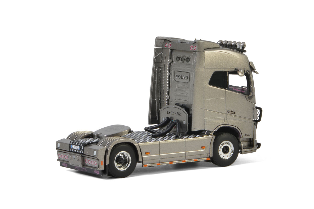 Morel; VOLVO FH4 GLOBETROTTER 4x2 | WSI Models