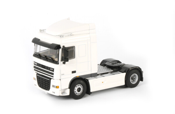 daf-xf-105-sc-4x2.jpg