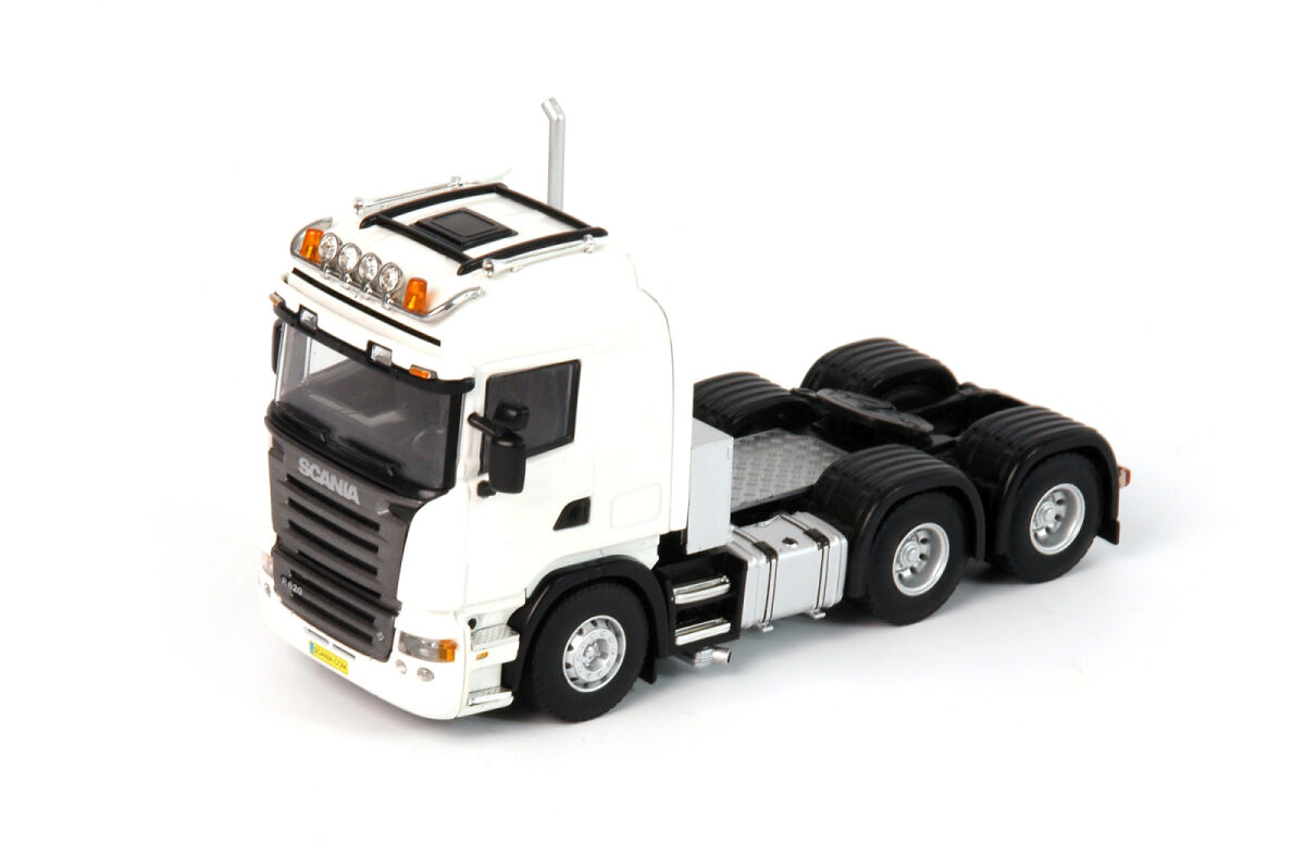 Camion solo de couleur blanc – VOLVO FH5 Globetrotter 6x2 Twin steer Camion solo de couleur blanc – VOLVO FH5 Globetrotter 6x2 Twin steer