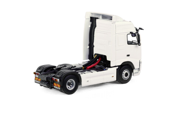 volvo-fh-3-globe-4x2.jpg