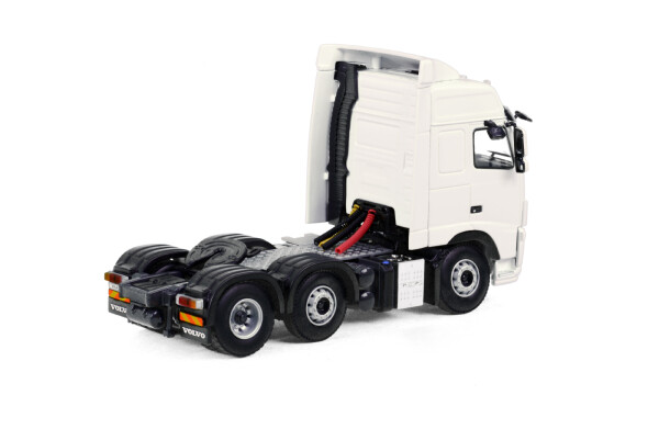 volvo-fh-3-globe-6x2.jpg