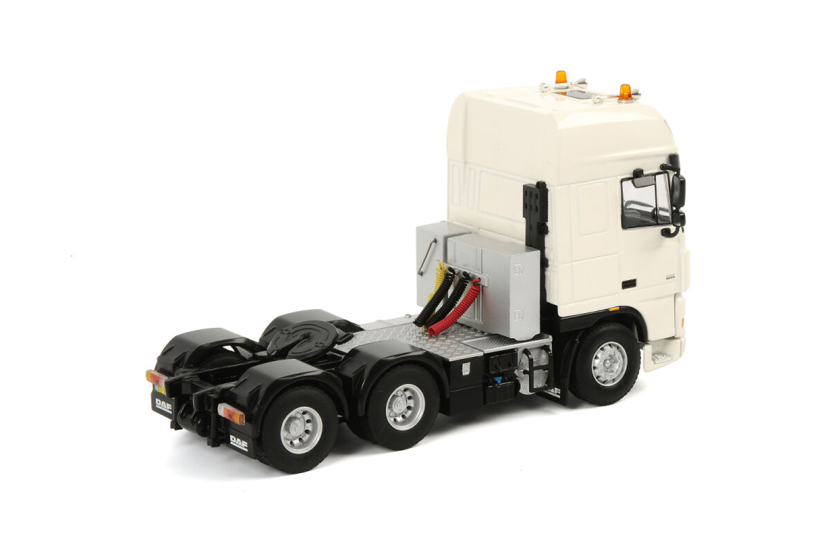 MAZ 6230 in Blue - Premium Line - Cab Only - 04-1122 MAZ 6230 in Blue - Premium Line - Cab Only - 04-1122