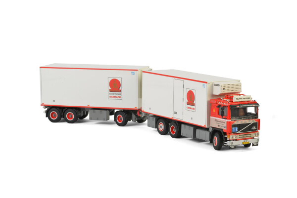 P.Bjarne Andersen; VOLVO F12 6x2 TAG AXL | WSI Models