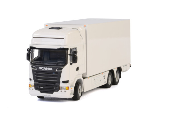 white-line-scania-streamline-