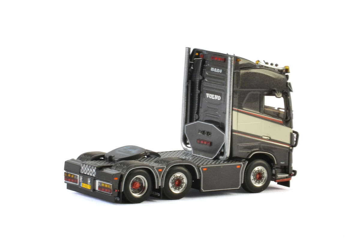 Miniature VOLVO FH4 Globetrotter XL 4x2 ACZM Logistique dessin de divers chanteurs WSI WSI01-2231 | Collect World Miniature VOLVO FH4 Globetrotter XL 4x2 ACZM Logistique dessin de divers chanteurs WSI WSI01-2231 | Collect World