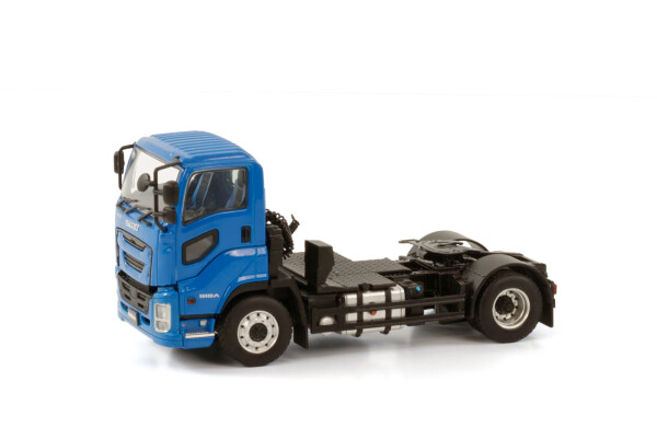 isuzu-giga-short-cab-4x2-blue.jpg
