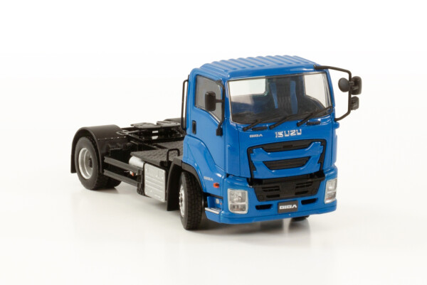 isuzu-giga-short-cab-4x2-blue.jpg