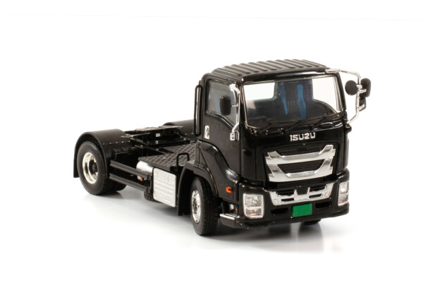 isuzu-giga-short-cab-4x2-black.jpg