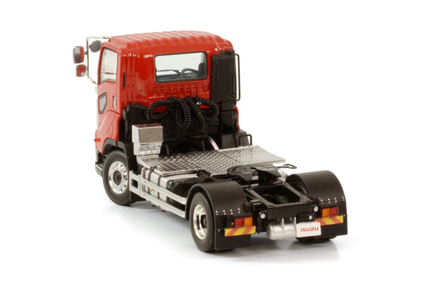 isuzu-giga-short-cab-4x2-red.jpg