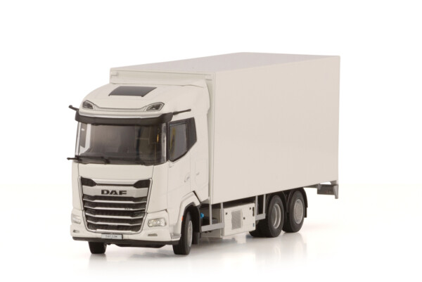 white-line-daf-xg-riged-reefer