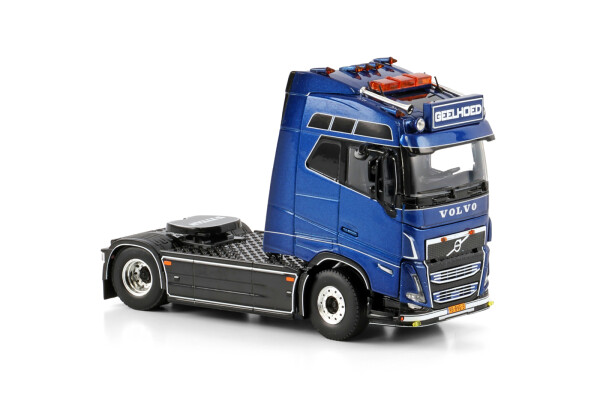 Geelhoed; VOLVO FH5 GLOBETROTTER 4X2 | WSI Models
