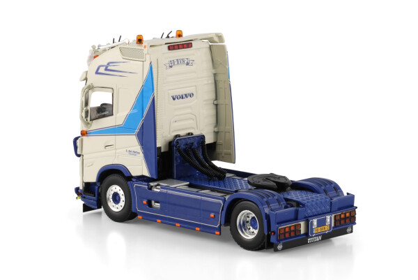 h-den-hartog-volvo-fh5-